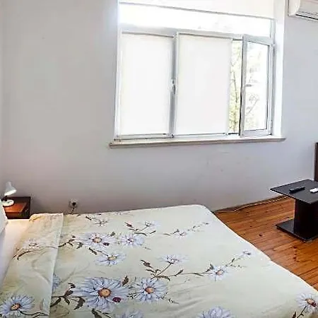 Guestrooms *