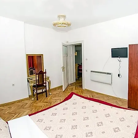 Hotel Guestrooms *