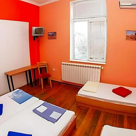 Guestrooms *
